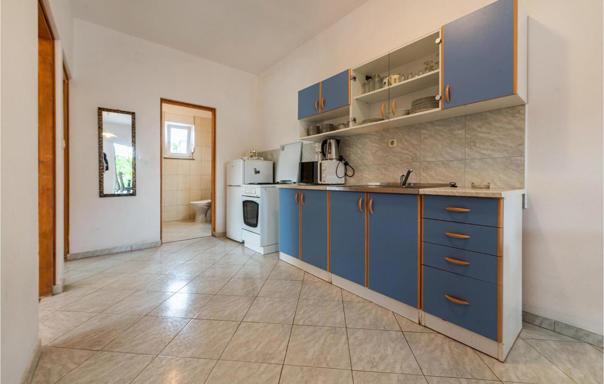 Lovely Apartment In Vir With Kitchen Exterior foto